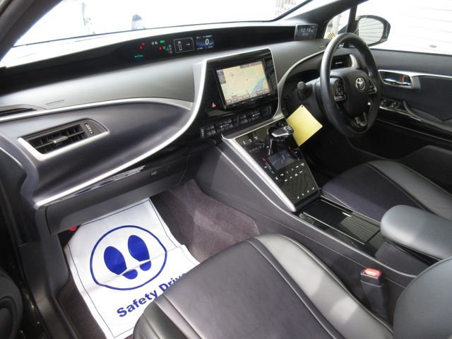 Toyota Mirai 2017-12 10868-11