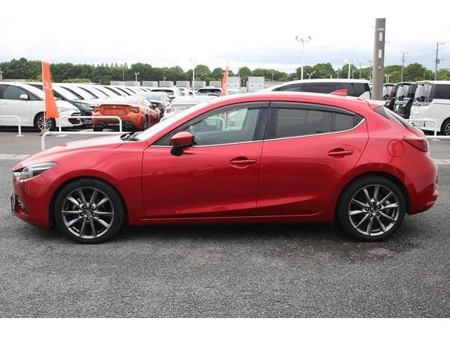 Mazda AXELA SPORT 2017-01 8610-8