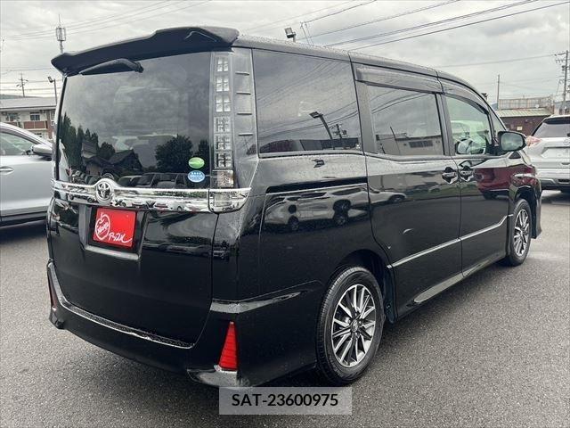 Toyota VOXY 2014-08 321414-4