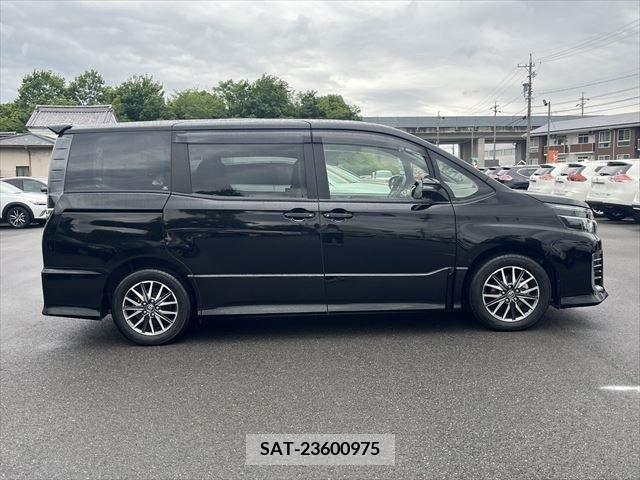 Toyota VOXY 2014-08 321414-3
