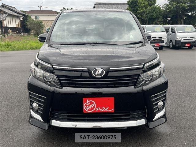 Toyota VOXY 2014-08 321414-1