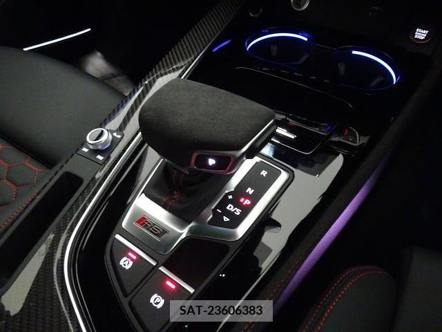 Audi RS4 2021-12 343055-14