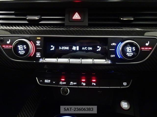 Audi RS4 2021-12 343055-13