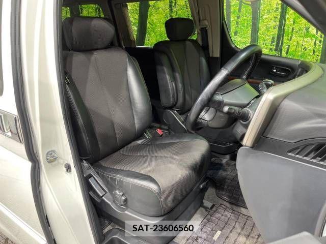 Nissan ELGRAND 2005-07 268473-8