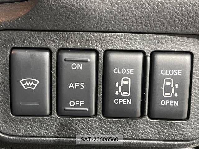 Nissan ELGRAND 2005-07 268473-5
