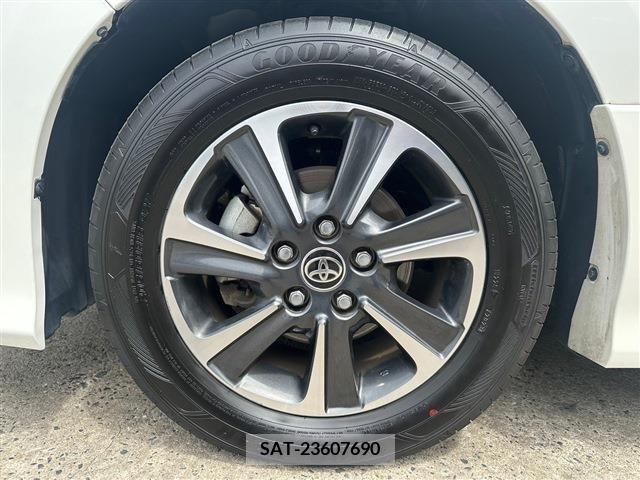 Toyota VOXY 2021-08 288854-14