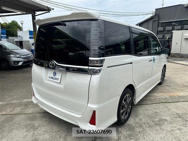 Toyota VOXY 2021-08 288854-13
