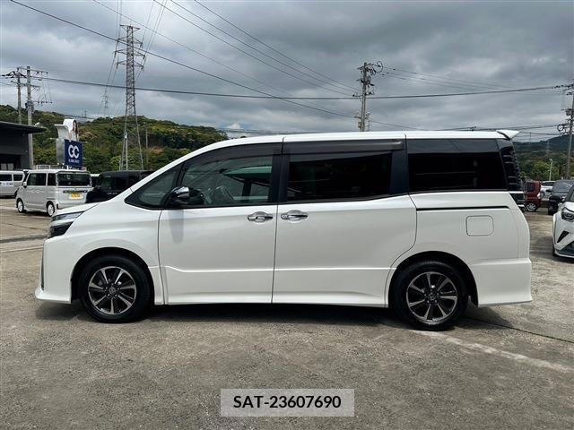 Toyota VOXY 2021-08 288854-10