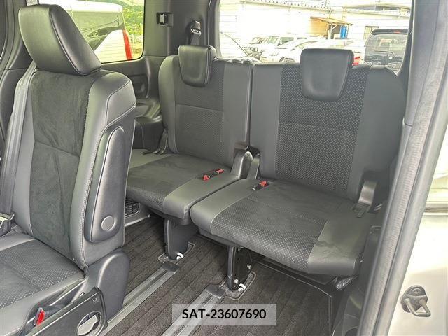 Toyota VOXY 2021-08 288854-4