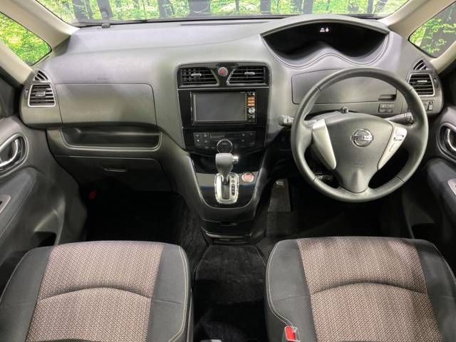 Nissan SERENA 2014-01 10488-1