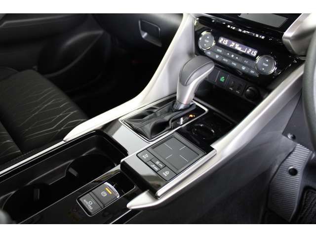 Mitsubishi ECLIPSE CROSS 2018-06 2536-10