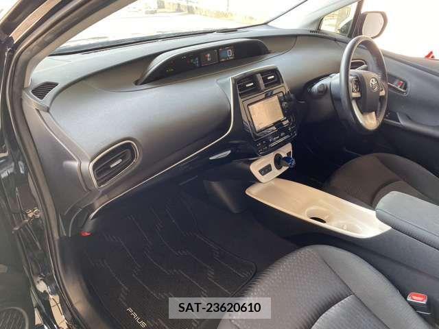 Toyota PRIUS 2017-11 282217-4
