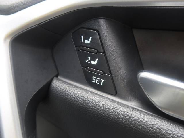 Toyota RAV4 2020-04 190646-7
