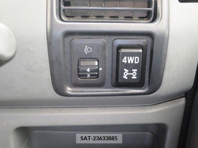 Mitsubishi MINICAB VAN 2006-02 352857-17