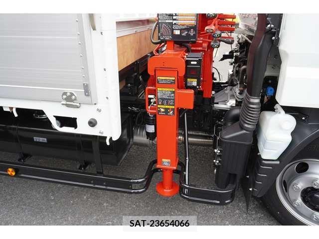 Mitsubishi CANTER 2023-08 202829-18