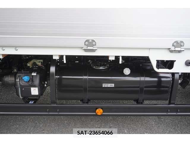 Mitsubishi CANTER 2023-08 202829-17