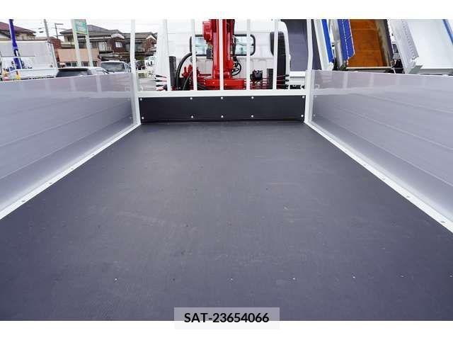 Mitsubishi CANTER 2023-08 202829-13