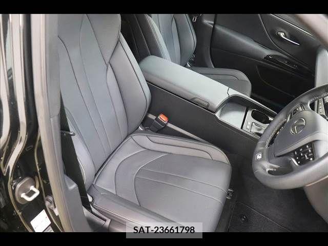Lexus ES 2023-04 334435-10