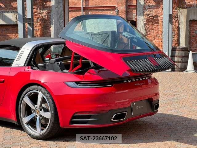 Porsche 911 2022-01 214379-10