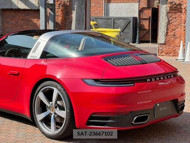 Porsche 911 2022-01 214379-9