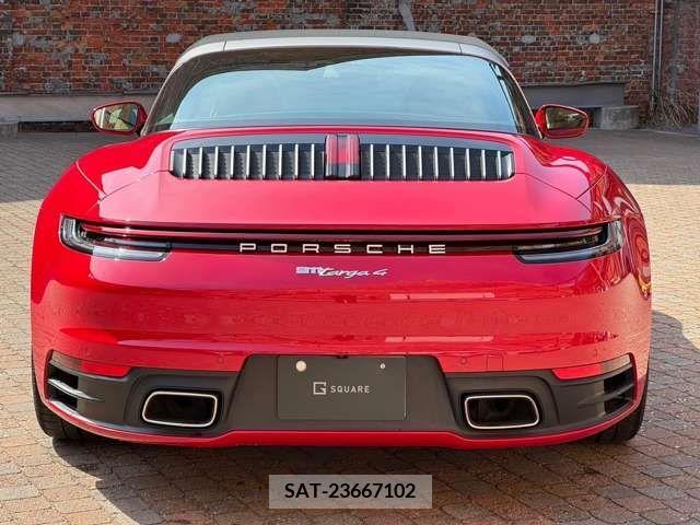 Porsche 911 2022-01 214379-6