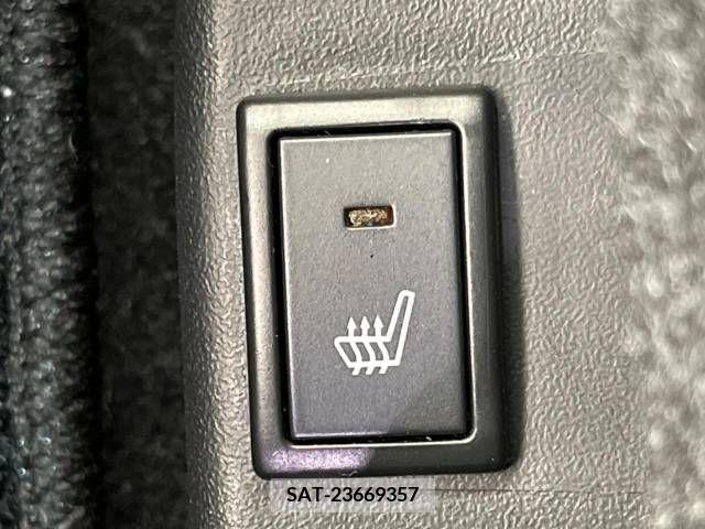 Suzuki X BEE 2019-01 295103-4
