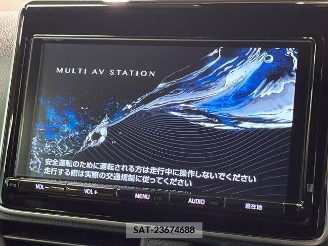 Toyota NOAH 2018-03 321543-2