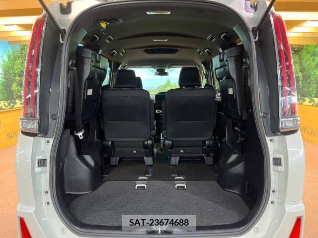 Toyota NOAH 2018-03 321543-13