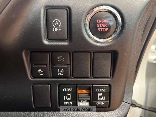 Toyota NOAH 2018-03 321543-5