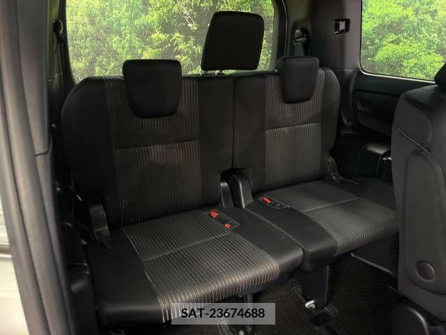 Toyota NOAH 2018-03 321543-12