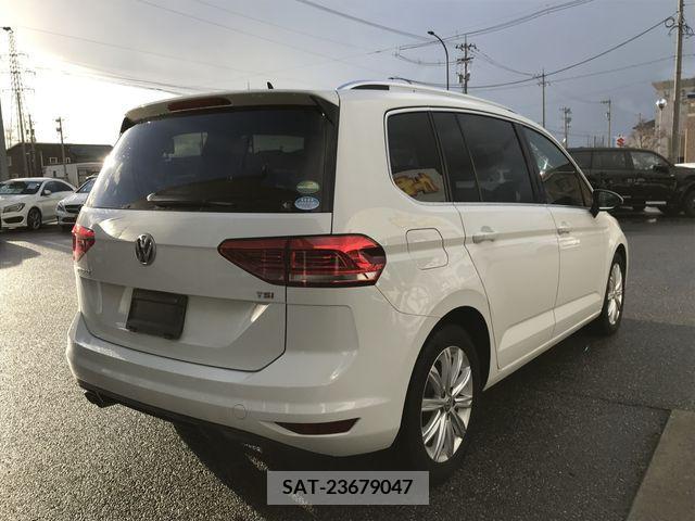 VolksWagen GOLF TOURAN 2017-02 204851-7