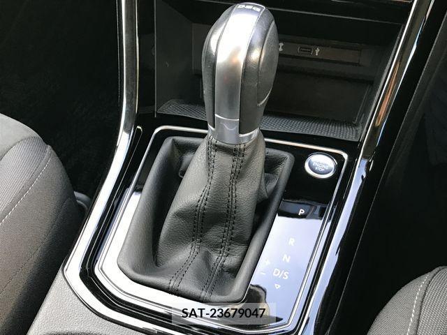 VolksWagen GOLF TOURAN 2017-02 204851-22
