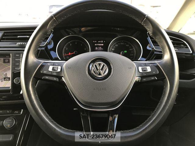 VolksWagen GOLF TOURAN 2017-02 204851-1