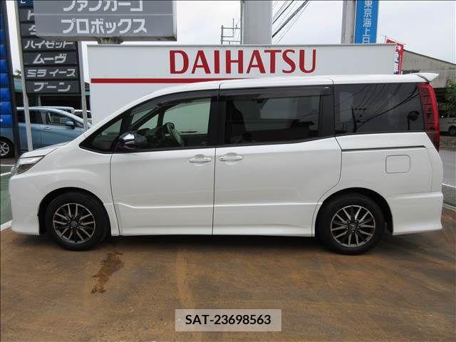 Toyota NOAH 2014-10 321405-1