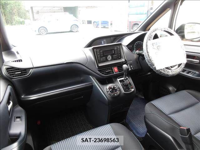 Toyota NOAH 2014-10 321405-9