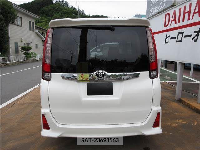 Toyota NOAH 2014-10 321405-4