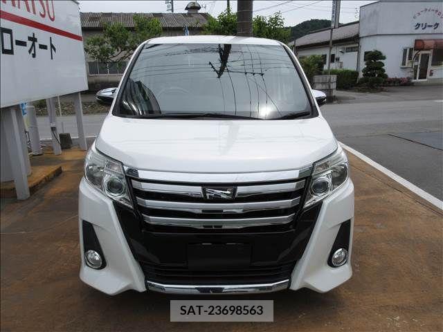 Toyota NOAH 2014-10 321405-3