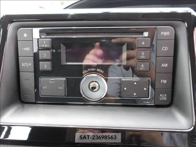 Toyota NOAH 2014-10 321405-12
