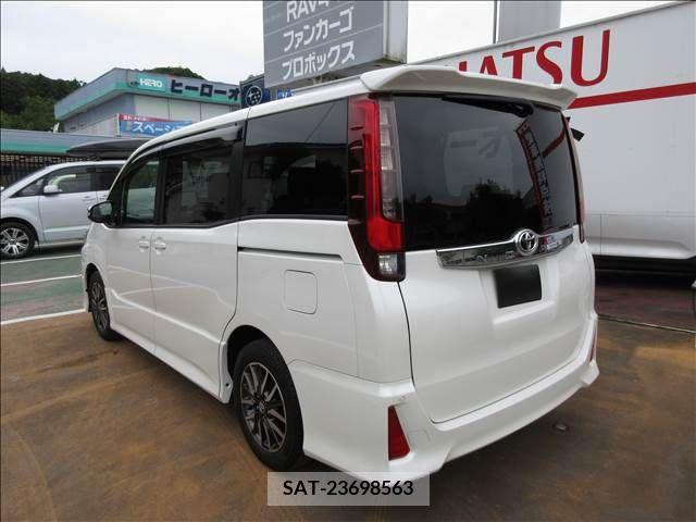 Toyota NOAH 2014-10 321405-2