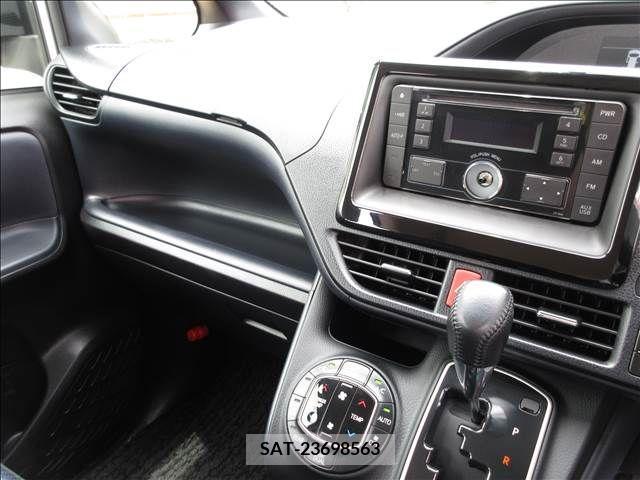 Toyota NOAH 2014-10 321405-11