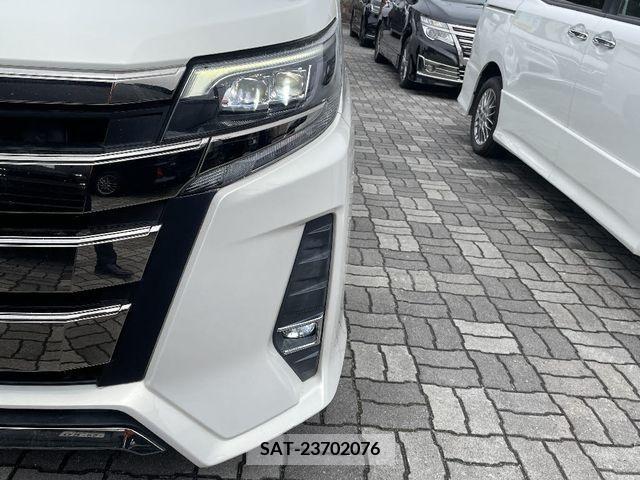Toyota NOAH 2017-10 219558-26