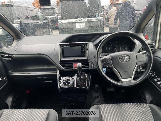 Toyota NOAH 2017-10 219558-3