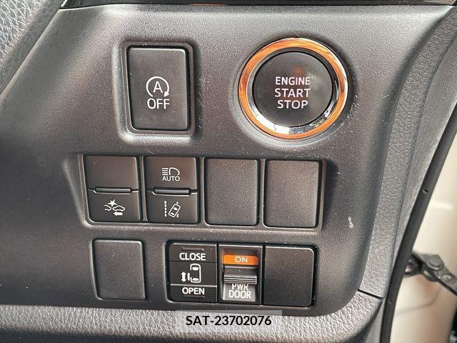 Toyota NOAH 2017-10 219558-16