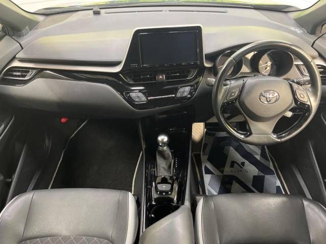 Toyota C-HR 2019-01 183949-1
