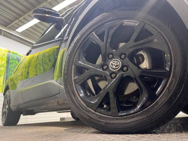 Toyota C-HR 2019-01 183949-13