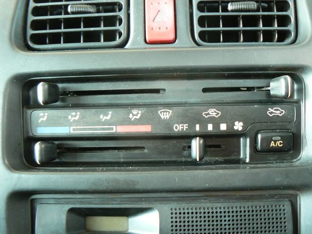 Suzuki CARRY TRUCK 2003-01 18867-6