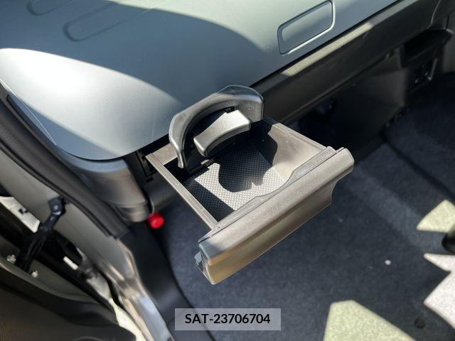Suzuki SPACIA 2023-08 340838-27