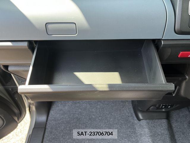 Suzuki SPACIA 2023-08 340838-29
