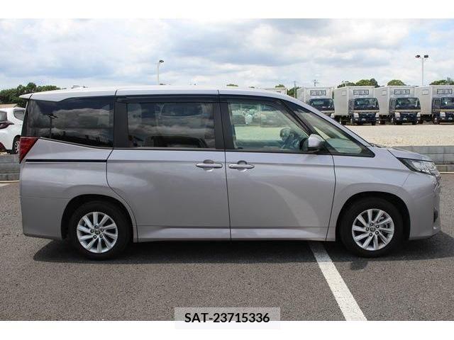 Toyota NOAH 2022-09 365148-11