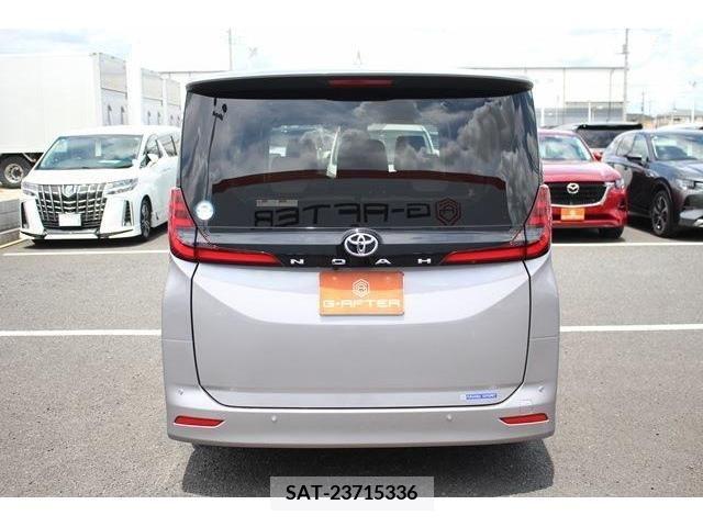 Toyota NOAH 2022-09 365148-10
